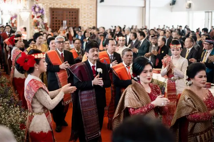 Prosesi Masuk Orang Tua dan Keluarga dalam Pernikahan Adat Batak Toba